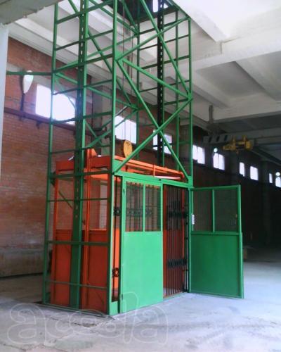 Грузовой электрический подъёмник без проводника.